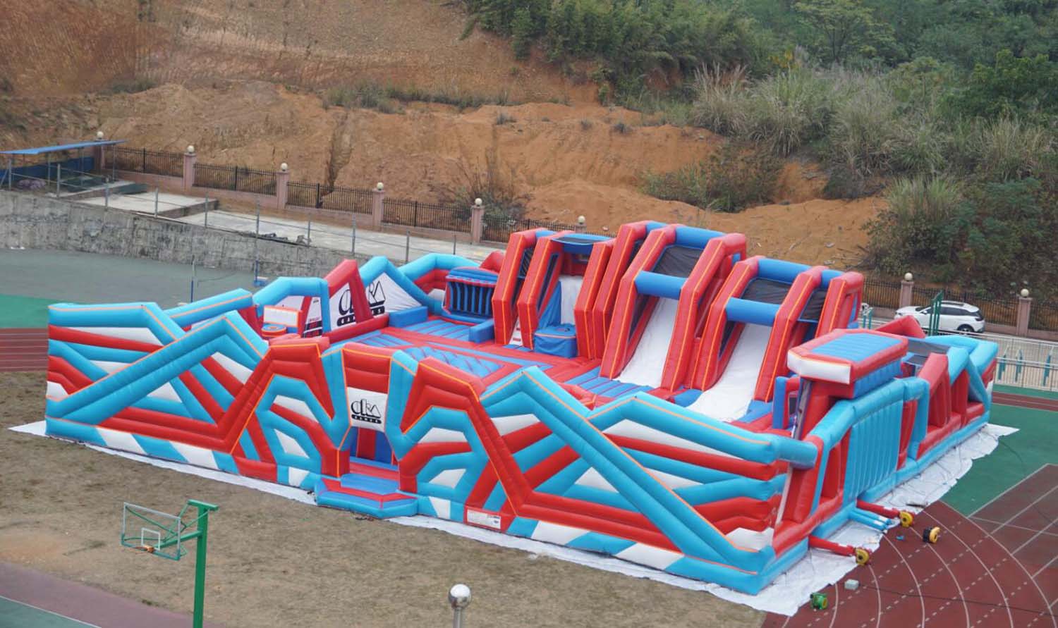 Giant inflatable obstacle games race commercial bouncer challenging obstacle course