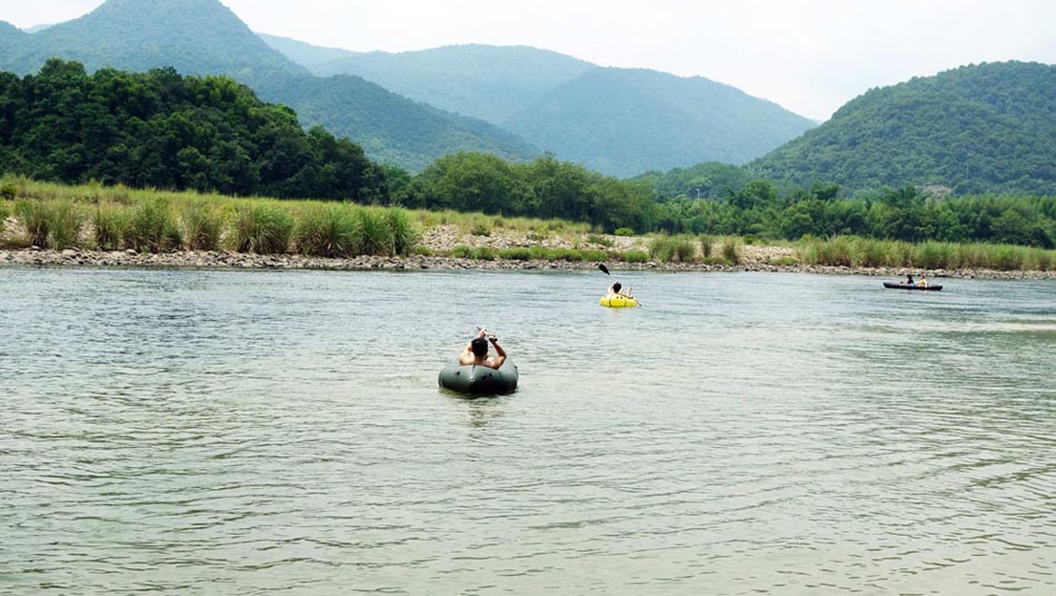  Enjoy Your Holiday with Our Ultra-Light Packraft